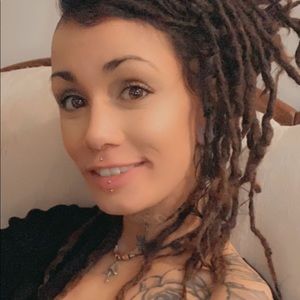 Meet your Posher, Shania